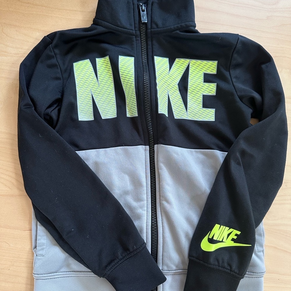Nike Boys Black and Gray Jacket size 5